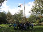2010-10 - Verkennersopkomst Vlaggenmast bouwen 003.jpg